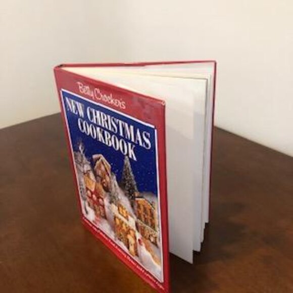Betty Crocker’s New Christmas Cookbook Hardcover Book Pre-Owned. - Picture 3 of 16